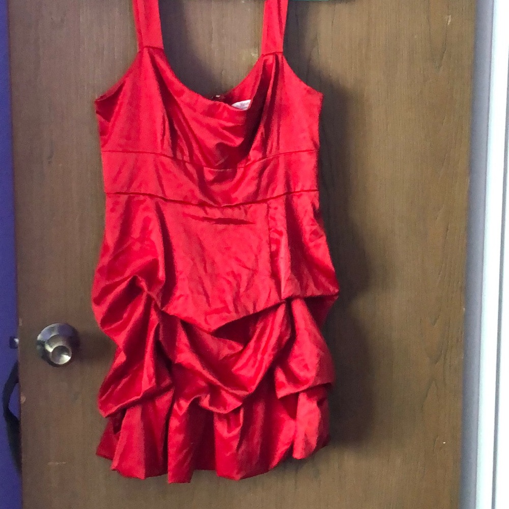 Size 9 red dress
